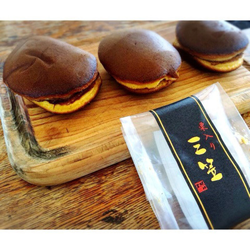 栗入り 三笠(御菓子司 照月堂 本店 )