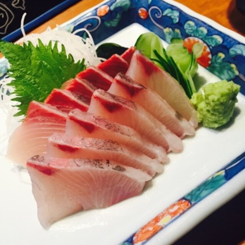 かんぱちの刺身(心尽串 （ココロヅクシ）)