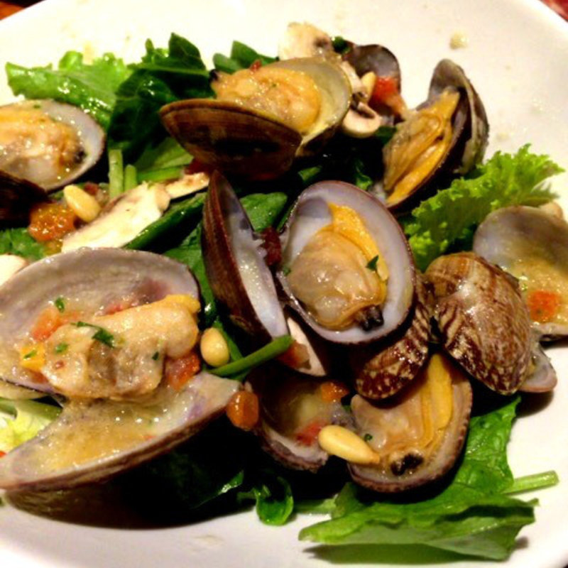 浅利とほうれん草のサラダ(ボデガス ガパ)