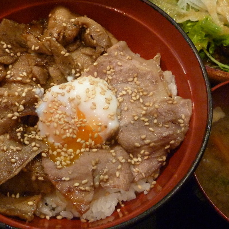 十勝風豚丼（温泉卵のせ）(恵比寿 鐵玄（てつげん ）)