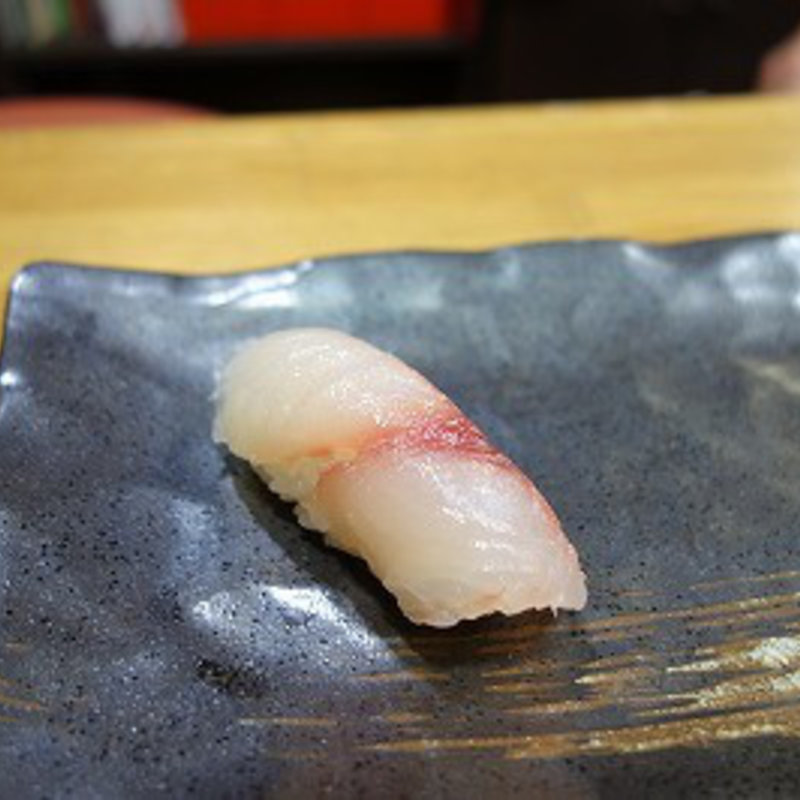 タイの昆布締め(鮨一献 憲)