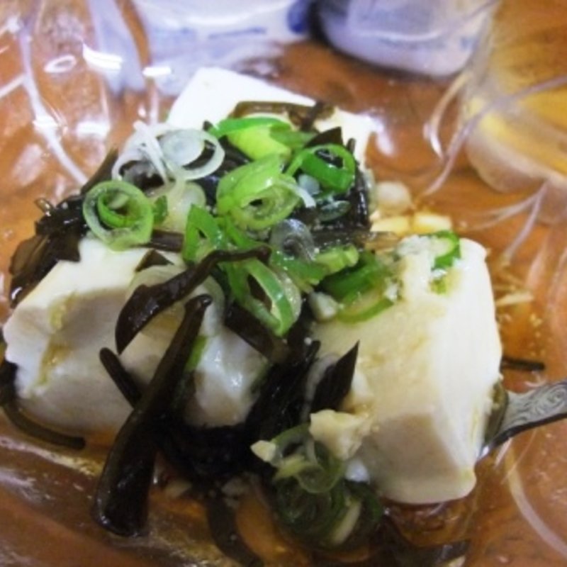 メカブ冷奴(戸井酒店 （戸井商店）)