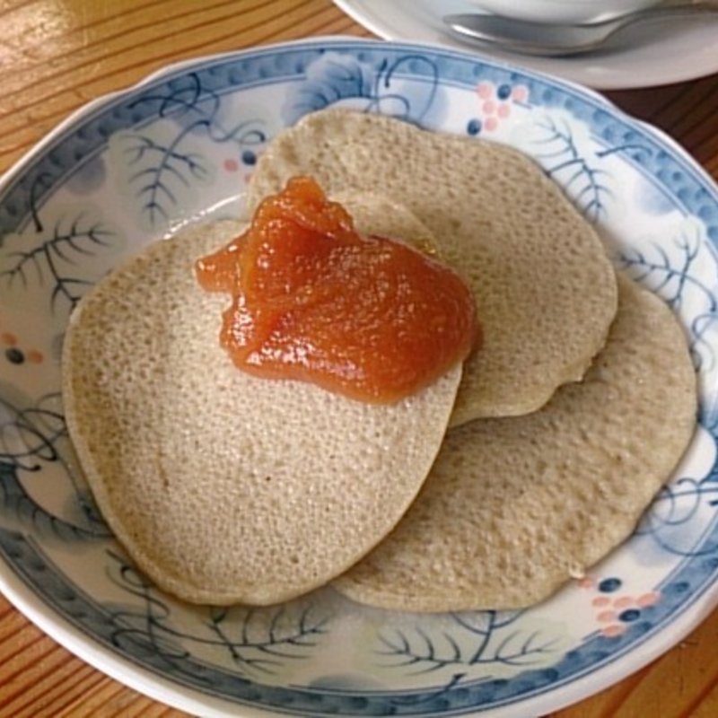 薄焼き(戸隠そば博物館 とんくるりん （とがくしそばはくぶつかん とんくるりん）)