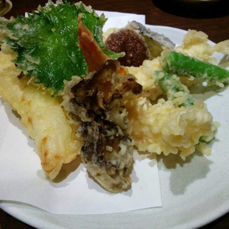 天ぷら盛り合わせ(手打そば 田奈部)