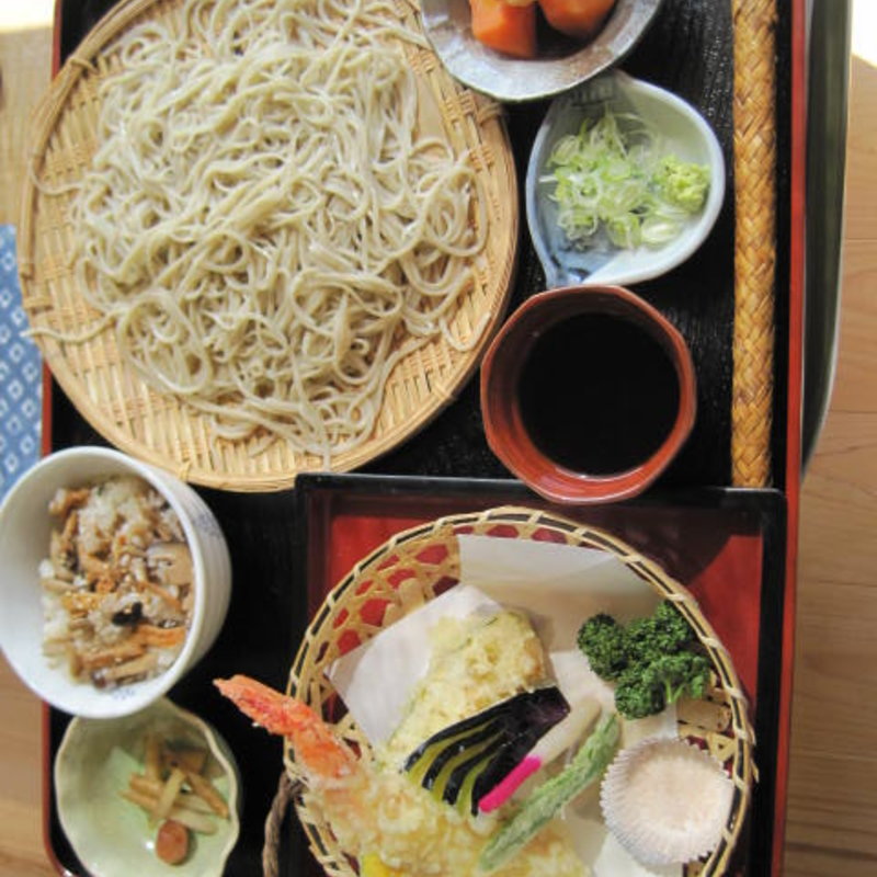 御飯付き限定サービスランチ(手打そば切り 篠山 （てうちそばきり しのやま）)