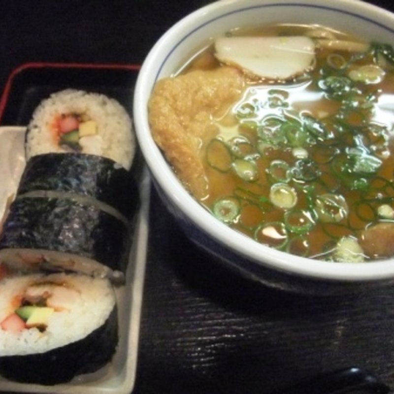 きつね定食・巻き寿司(手打ちうどん十兵衛)