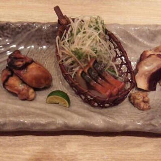 牡蠣と鯖と大山鶏の燻製(折おり)