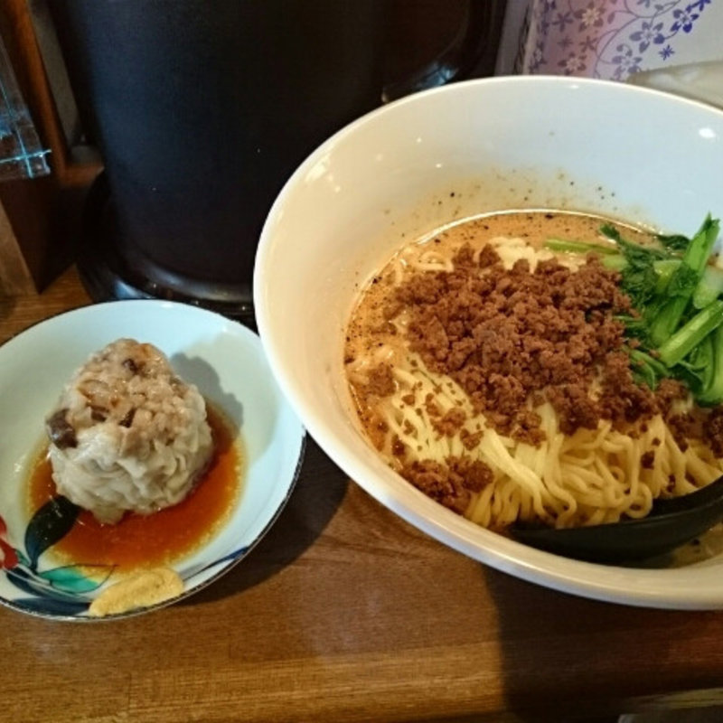 汁無し担々麺(いせのじょう 高架下店 )
