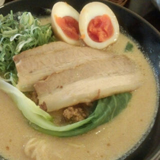 白ごま担々麺(担担麺×夢azito （タンタンメン×ユメアジト）)