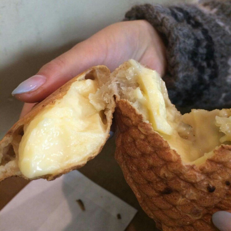 たい焼き カスタード(名物たいやき 招き猫餡舗)