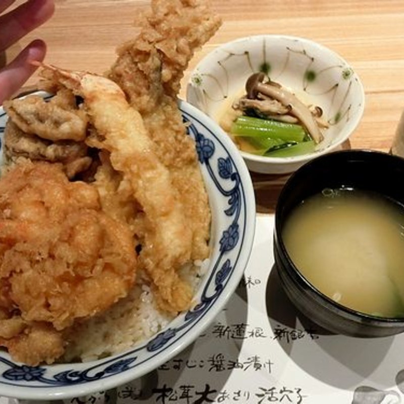 綱八丼(天ぷら新宿 つな八 KITTE博多店)