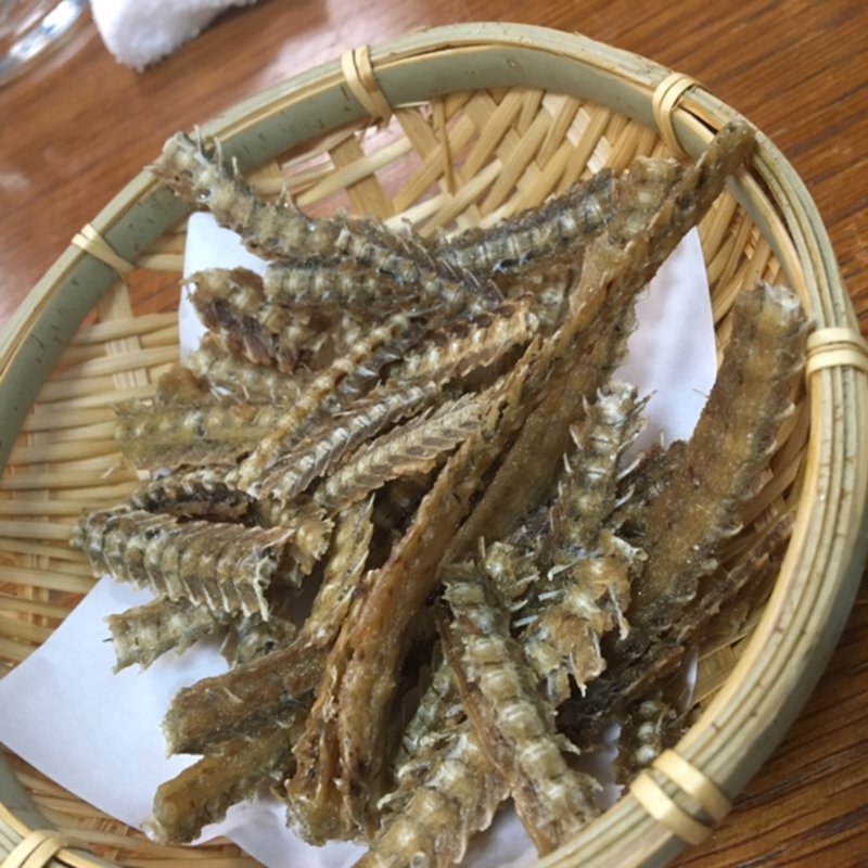 鰻の骨の唐揚げ(新宿うな鐵)