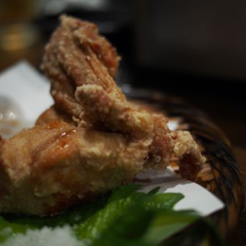 しゃぶりつきロースの唐揚げ(新橋シャモロック酒場 新橋鶏舎)