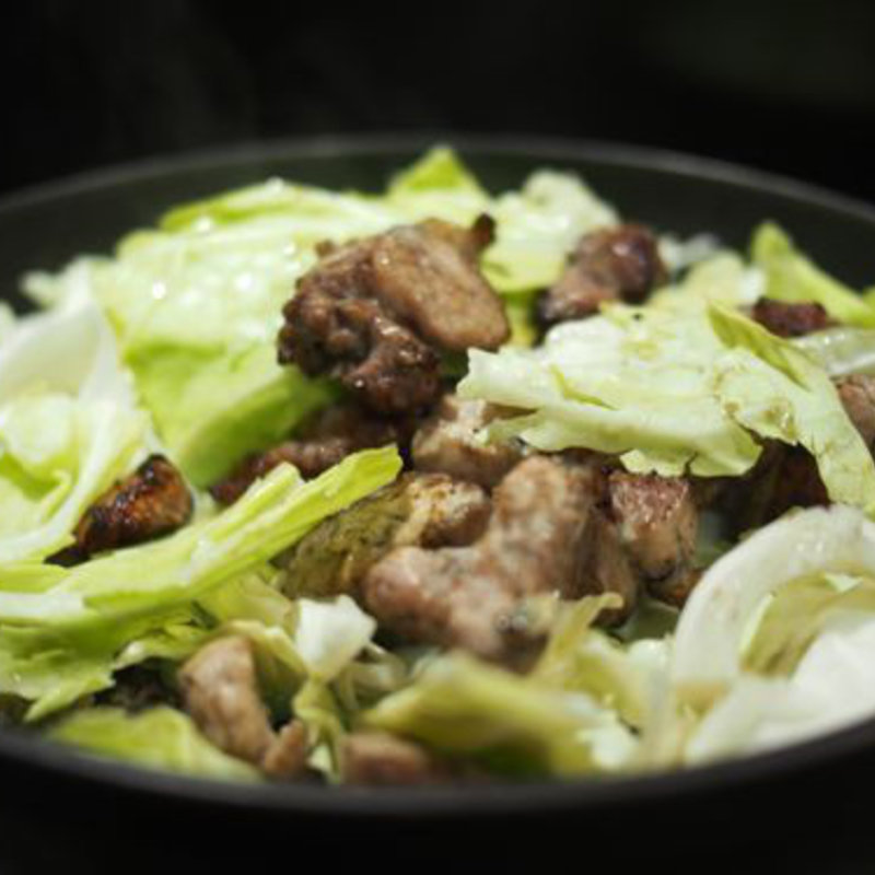 炭炎で炙る 切り落としシャモロック(新橋シャモロック酒場 新橋鶏舎)