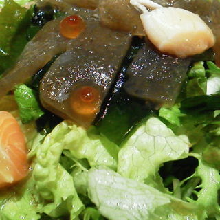 いごねりと生ワカメの海藻サラダ(新潟食楽園（B1F飲食）)
