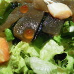 いごねりと生ワカメの海藻サラダ
