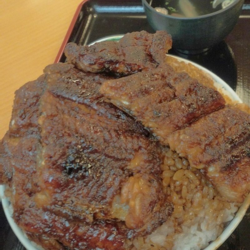 特上うなぎ丼　中盛り(新玉亭)