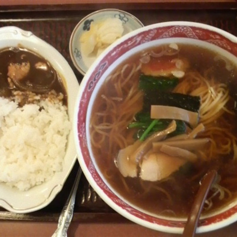 ラーメン＋半カレーライスセット(新雅 )