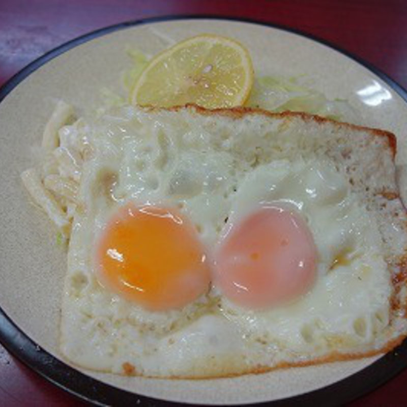 目玉焼き(日の出家食堂)