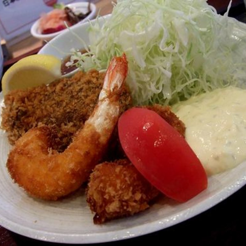 海鮮ミックスフライ定食(海鮮丼 日の出 薬院本店)