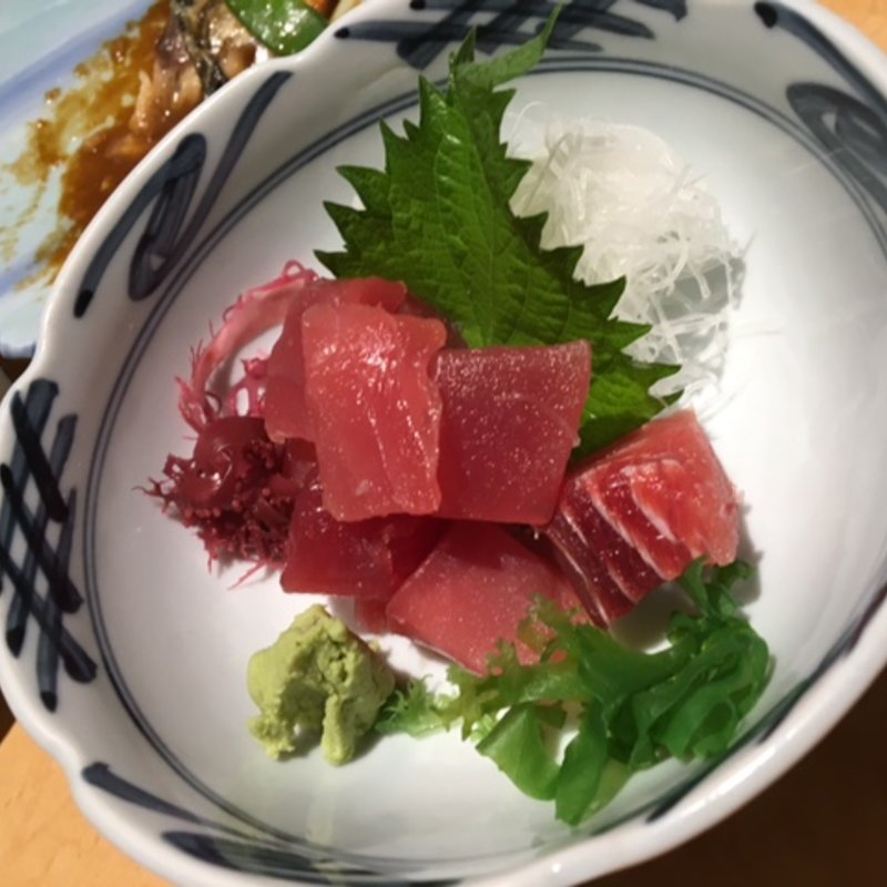 まぐろのブツ切り(日本そば東京庵)