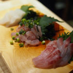 お刺身3種盛り合わせ(日本のお酒と浜焼料理‐ウラオンサカバ‐)