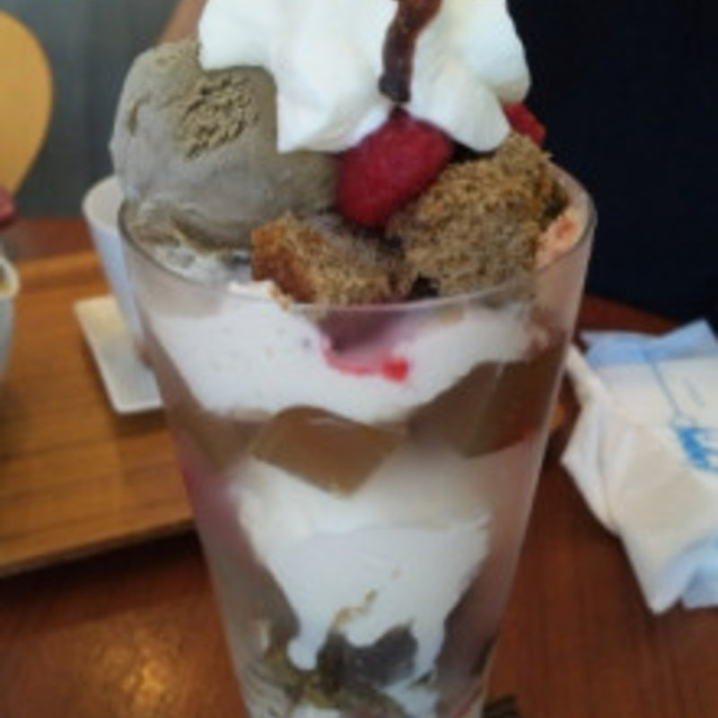 ﾐﾆほうじ茶ﾊﾟﾌｪ(日本茶専門店 茶倉 SAKURA)