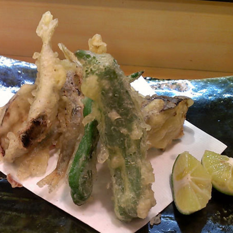 稚鮎の天ぷら(はちどり)