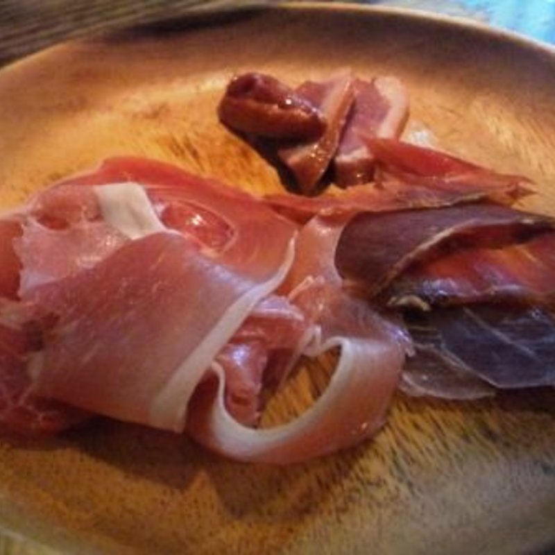 生ハム盛合せ(日本酒と私 )