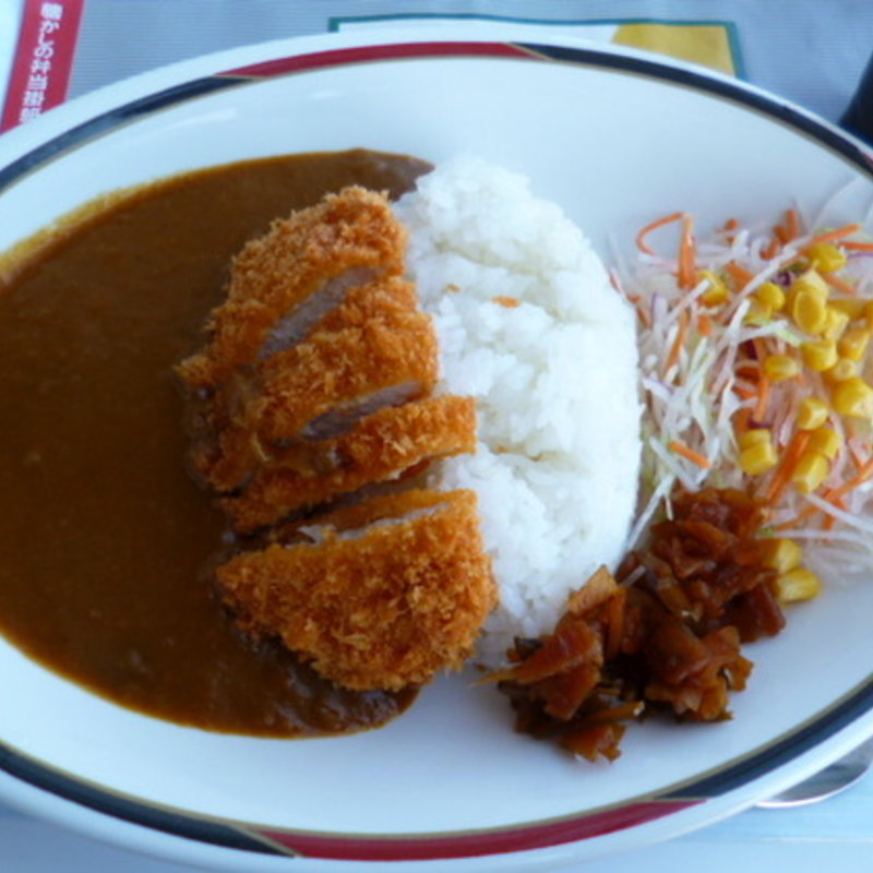 懐かしの食堂のカツカレー(日本食堂)