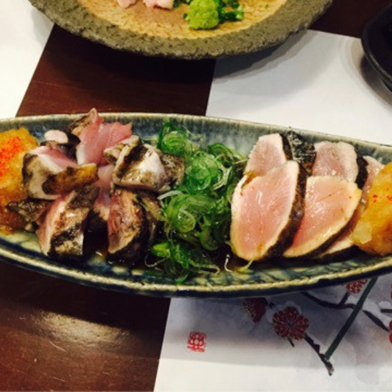 大山鶏の炙りタタキ(旬彩家　とり遊)