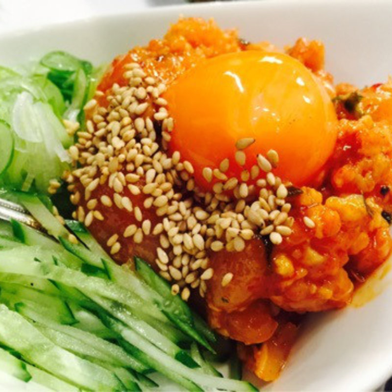 鶏ユッケ(旬彩家　とり遊)