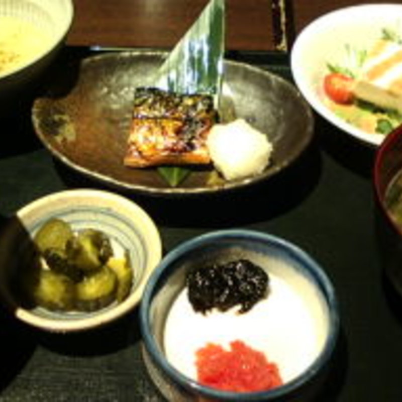 とろろ御膳(旬彩庵しおん)