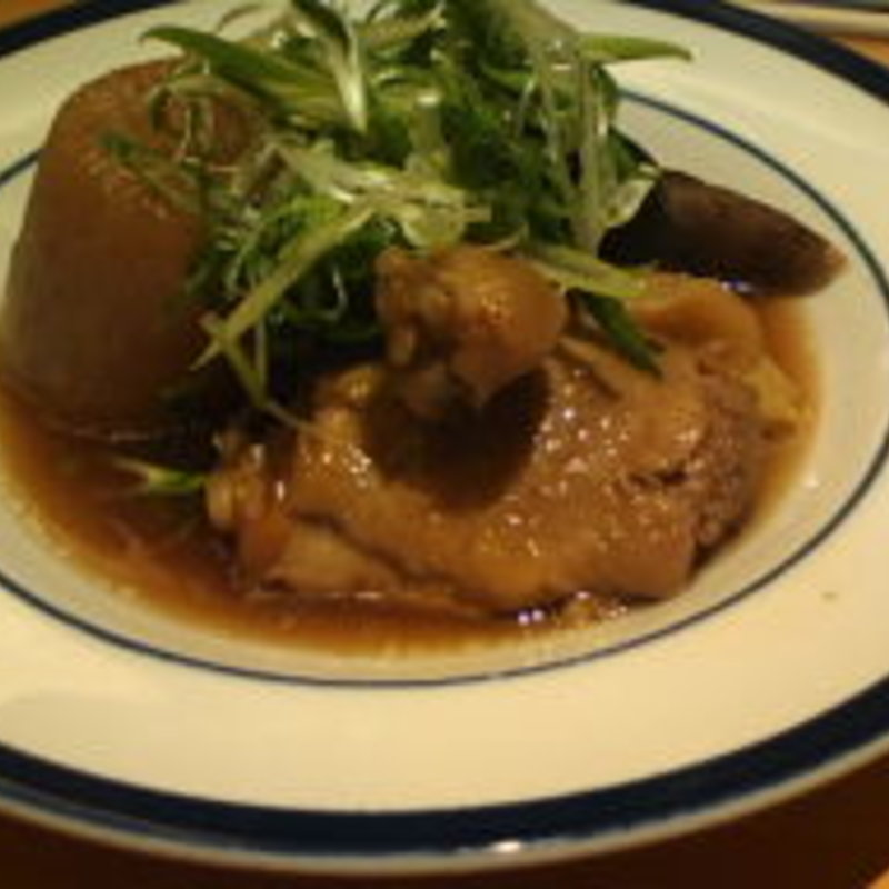 骨付き鶏と大根の煮込み(旬彩庵しおん)