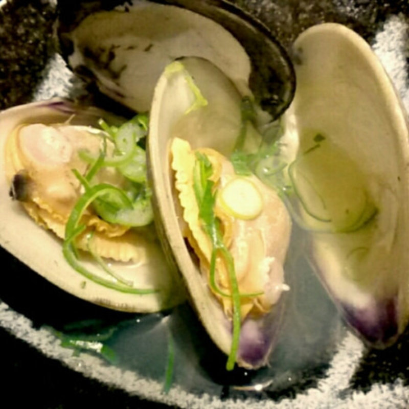 ビノス貝の酒蒸し(旬菜 てる)