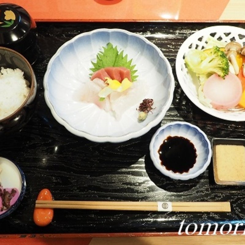 お昼のサービス御膳(旬菜魚庵　はせ川 )