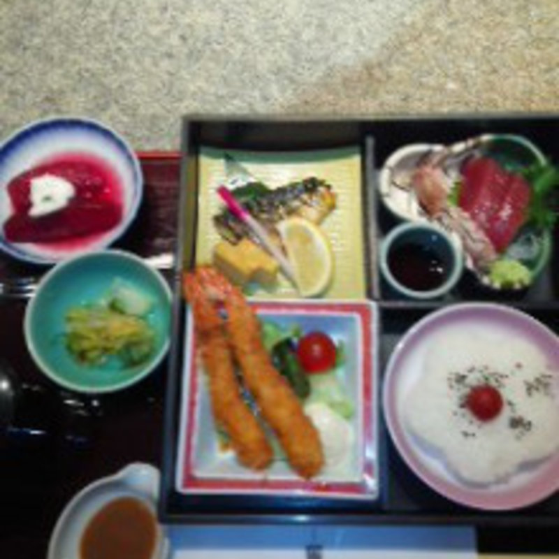 旬彩弁当(旬鮮漁彩 錦亭 （シュンサイギョサイニシキテイ）)