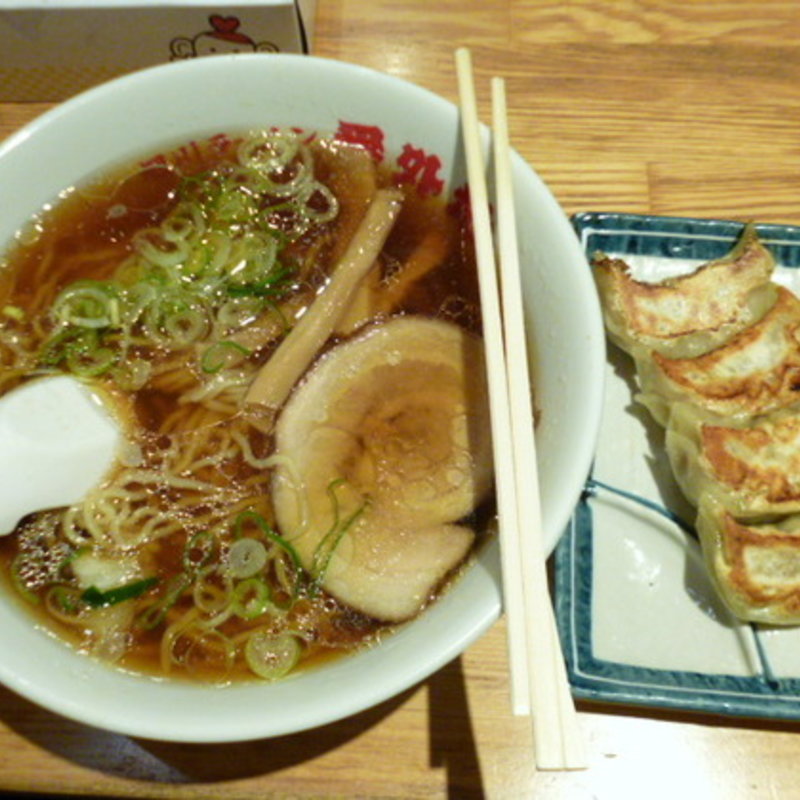 正油ラーメン+餃子(4個)(旭川ラーメン番外地 八重洲北口店)