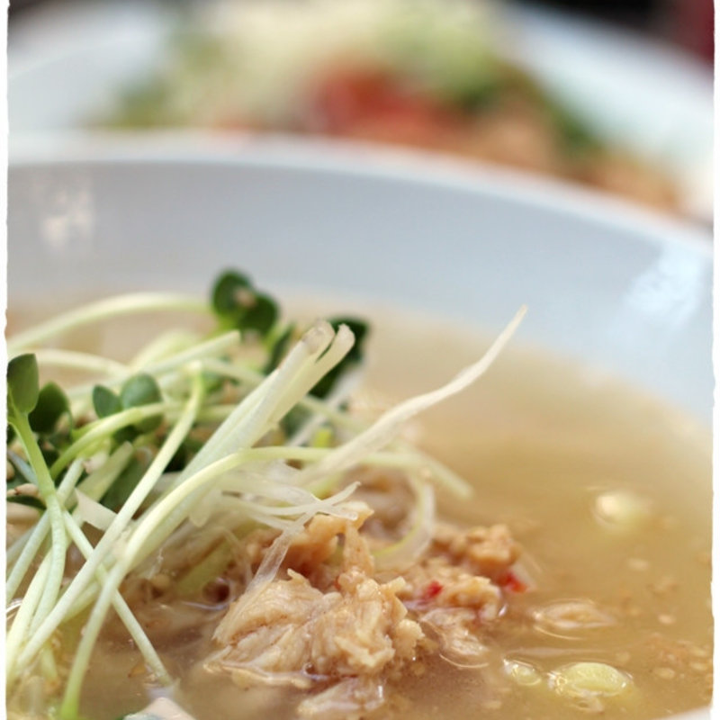 鶏湯麺のランチセット(春水堂)