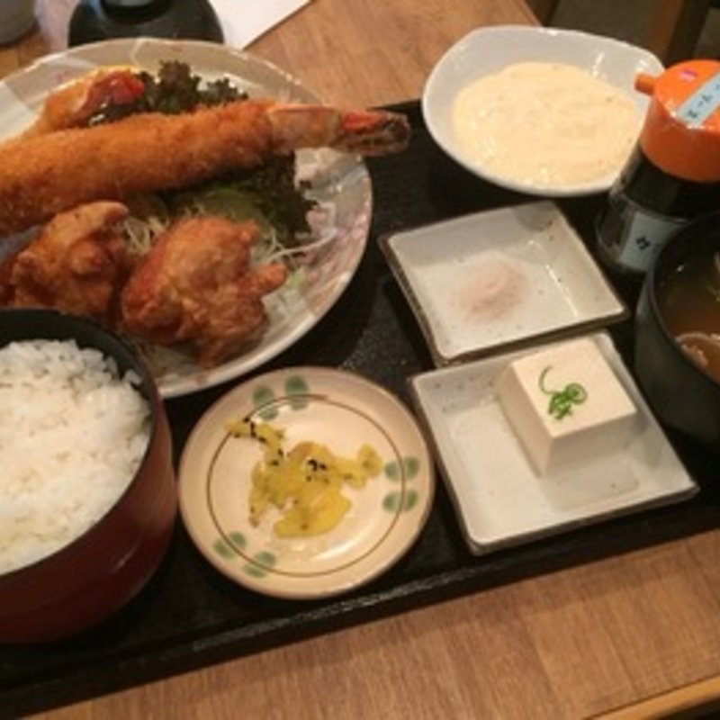 メガ海老フライ定食(普通の食堂いわま)