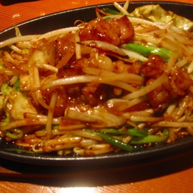 ホルモンの鉄板焼き(晴れる家 種池亭 （ハレルヤ）)