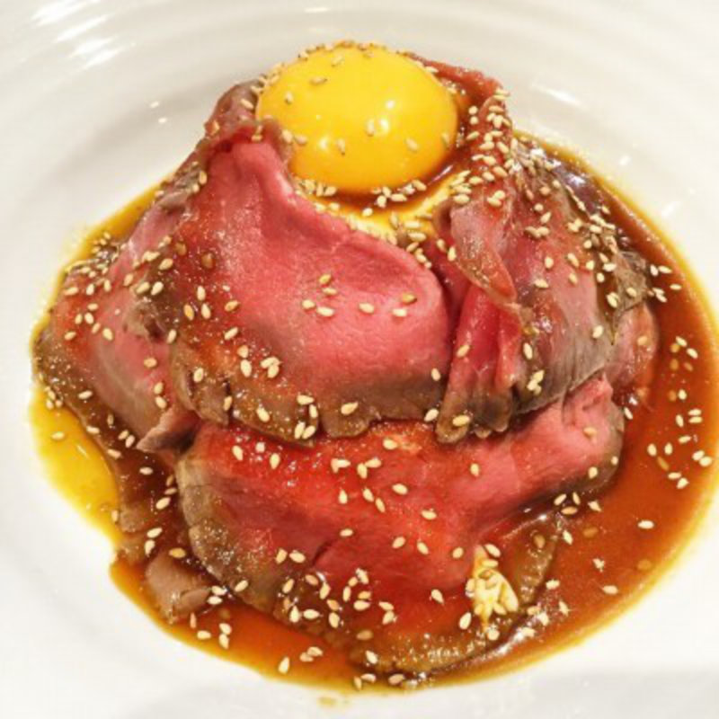 限定10食のローストビーフ丼(鶴亀屋 浅草EKIMISE店)