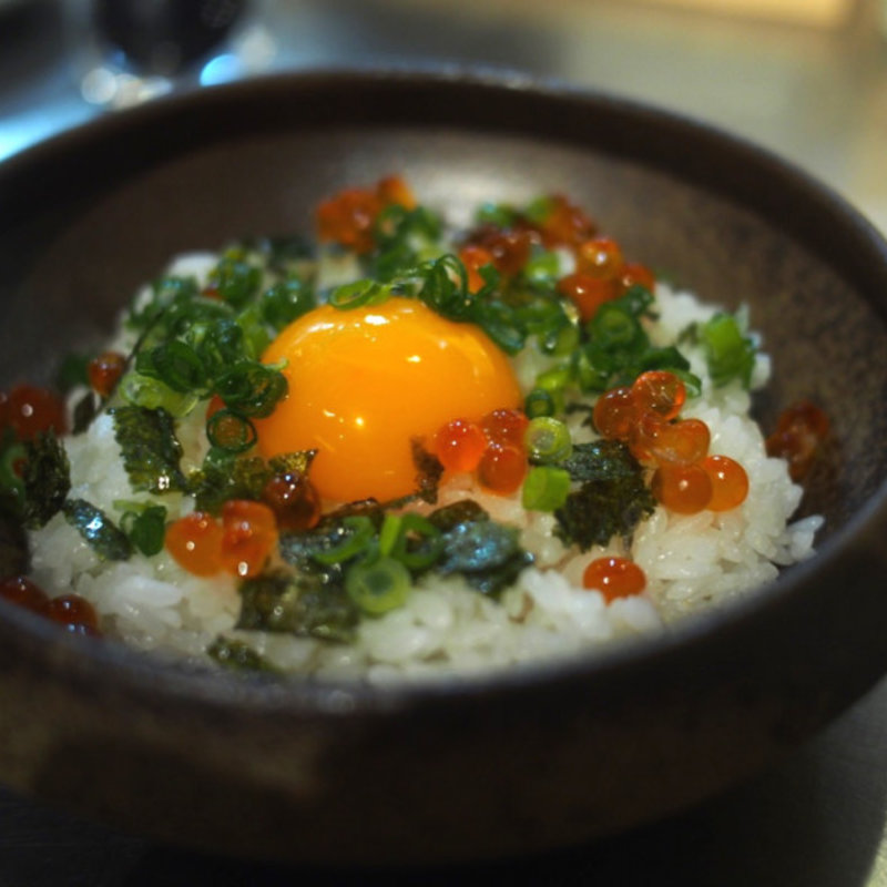 魚屋の“健康たまご”かけご飯(朝とった魚 薩摩じんべえ)