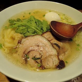 本丸塩ら～麺＋塩煮たまご(本丸亭 横浜店)