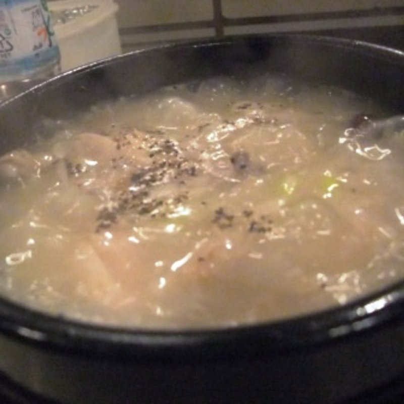 サムゲタン(本場の韓国料理 デーバク)