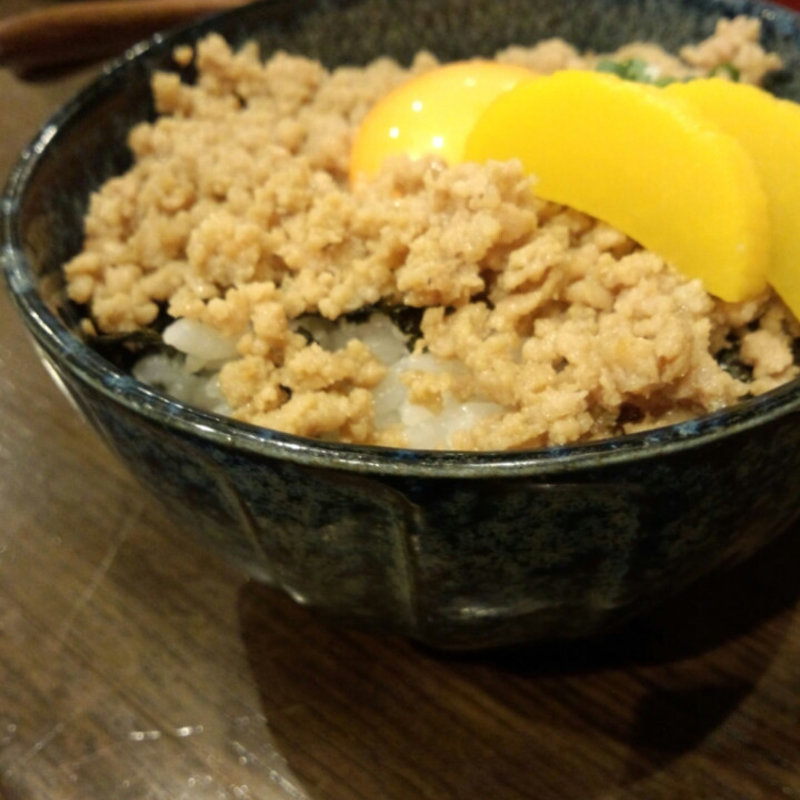 そぼろ丼(本格焼鳥 大名 へて)
