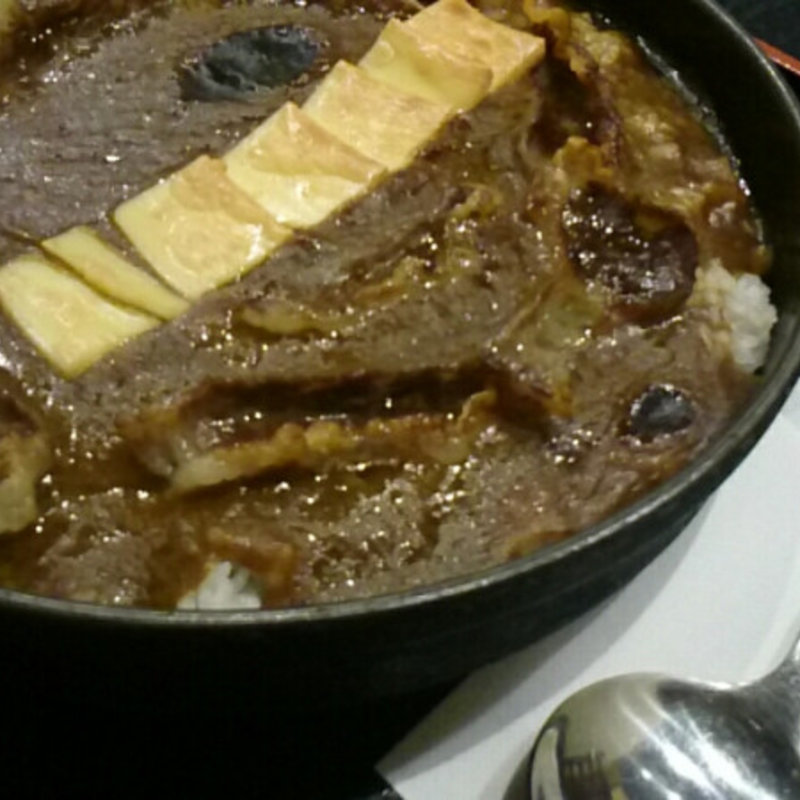 白老牛チーズ焼きカレー(札幌相撲茶屋 ぽんぽこ亭 狸小路3丁目店)