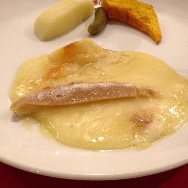 ラクレットチーズ(東京スイスイン)