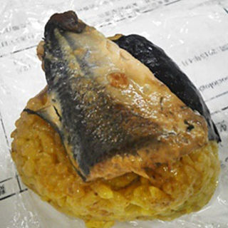 おにぎり（秋刀魚）(東印度咖哩商会)