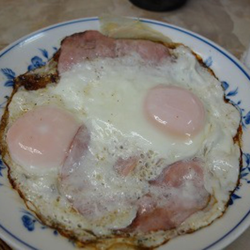 目玉焼き(東山食堂)